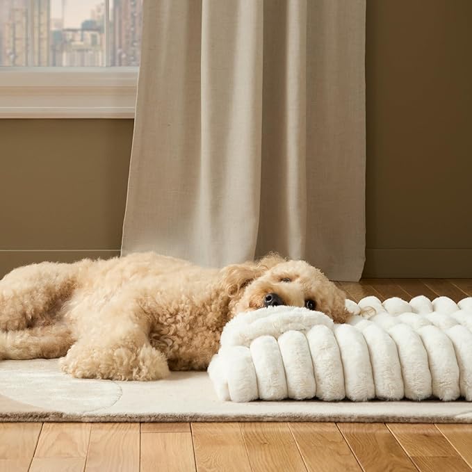 TOWN & COUNTRY LUXE CuddleTown Ribbed Bubble Stripe Pillow Crate Mat Pet Bed, Machine Washable Cover, Soft & Calming, Non-Slip Bottom, Cream, Medium 35"x24"x3"