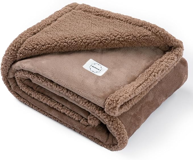 Dark Blankets for Dogs Brown Pets Throw Blanket for Couch Reversible Pet Bed Cover Puppy Fluffy Jacquard Blankets Leakproof Sofa Couch Cover Cat Pet Mats for Warm Washable-Camel,M