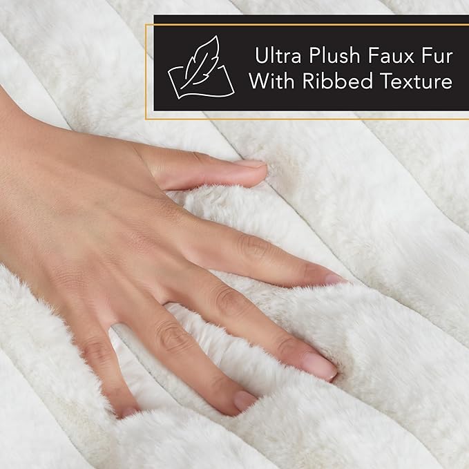 TOWN & COUNTRY LUXE CuddleTown Ribbed Bubble Stripe Pillow Crate Mat Pet Bed, Machine Washable Cover, Soft & Calming, Non-Slip Bottom, Cream, Medium 35"x24"x3"
