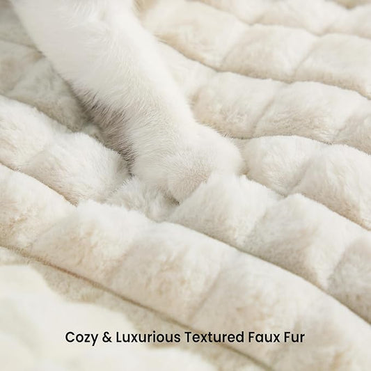 Cat Beds for Indoor Cats - Cute Cat Couch Bed Fluffy Pet Sofa with Faux Rabbit Fur Washable Cover, Fuzzy Pet Couch in 3D Diamond Pattern, Suppportive Large & Small Cats Sofa, 24inch Off White