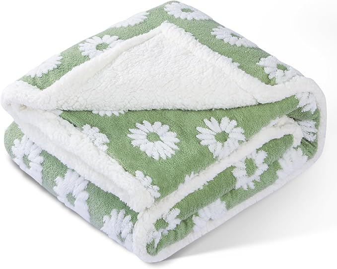 Dog Blanket for Small Medium Large Dogs Fleece Cat Blankets for Indoor Cats Washable Fluffy Pet Bed Blanket Furniture Sofa Couch Cover Protector