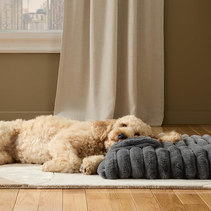 TOWN & COUNTRY LUXE CuddleTown Ribbed Bubble Stripe Pillow Crate Mat Pet Bed, Machine Washable Cover, Soft & Calming, Non-Slip Bottom, Dark Grey, Medium 35"x24"x3"