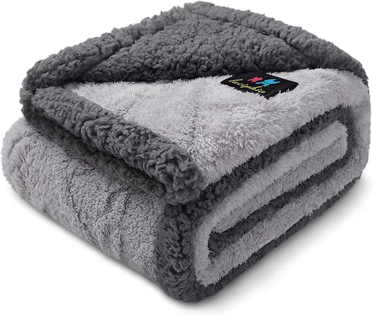 Luciphia Waterproof Pet Blanket, Liquid Pee Proof Dog Blanket for Sofa Bed Couch, Reversible Sherpa Fleece Furniture Protector Cover for Small Medium Large Dogs Cats, Light Grey Queen Size（90" x 82"）