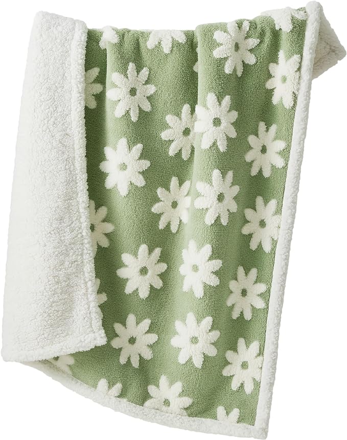 LE SURE Waterproof Dog Blanket for Medium Dogs - Washable Double Sided Dog Blankets with Warm Jacquard Shag and Soft Sherpa Fleece, Pet Cat Blanket for Couch Protection, 3D Textured Cloud, Green