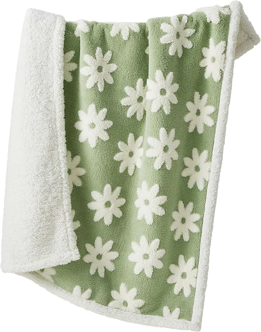 LE SURE Waterproof Puppy Blanket for Small Dogs - Washable Double Sided Dog Blankets with Warm Jacquard Shag and Soft Sherpa Fleece, Pet Cat Blanket for Couch Protection, 3D Textured Cloud, Green
