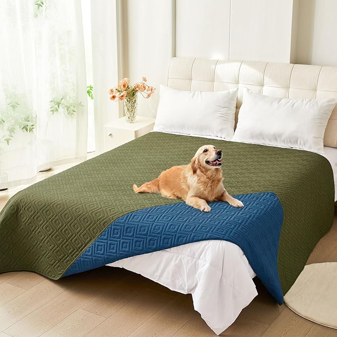 hyha Waterproof Dog Blanket, Soft Dog Bed Cover Pet Blankets, Waterproof Sofa Couch Cover for Dogs Washable, Reversible Pet Couch Covers for Sofa Furniture (82x120 Inch, Green/Navy Blue)