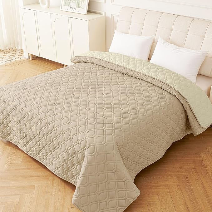 hyha Waterproof Dog Bed Blanket, Soft Pet Blankets, Waterproof Couch Cover for Dogs, Reversible Sofa Covers Washable for Furniture (82x102 Inch, Taupe/Beige)