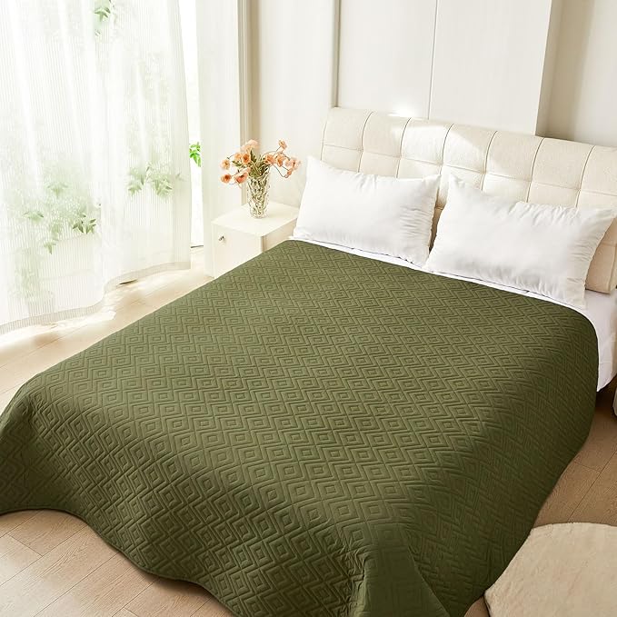 hyha Waterproof Dog Blanket, Soft Dog Bed Cover Pet Blankets, Waterproof Sofa Couch Cover for Dogs Washable, Reversible Pet Couch Covers for Sofa Furniture (82x120 Inch, Green/Navy Blue)