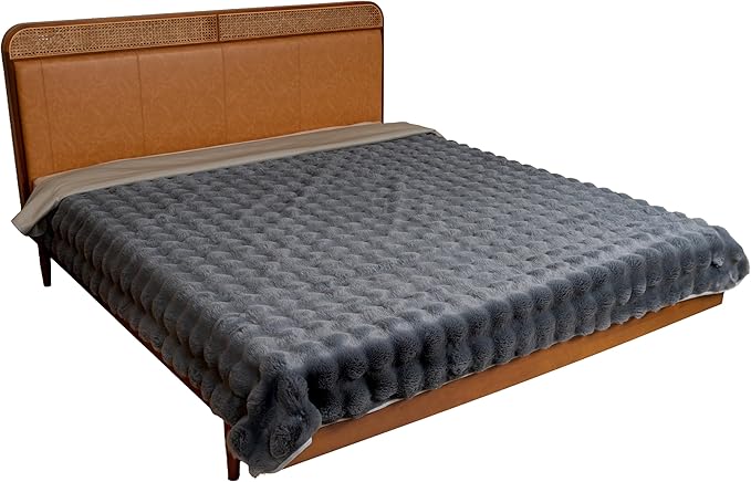 Waterproof Dog Bed Cover, Dog Pad Soft Plush Pet Blanket with Anti-Slip Back for Bed Couch Sofa, Furniture Protector for Small, Medium and Large Dogs and Cats (Noble Gray-Bubble, 68"x82")