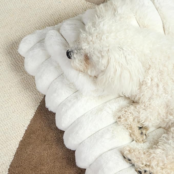 TOWN & COUNTRY LUXE CuddleTown Ribbed Bubble Stripe Pillow Crate Mat Pet Bed, Machine Washable Cover, Soft & Calming, Non-Slip Bottom, Cream, Medium 35"x24"x3"