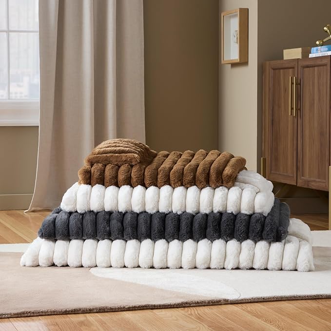 TOWN & COUNTRY LUXE CuddleTown Ribbed Bubble Stripe Pillow Crate Mat Pet Bed, Machine Washable Cover, Soft & Calming, Non-Slip Bottom, Brown, Extra Small 23"x17"x3"
