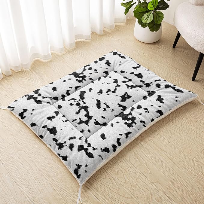 Dog Crate Bed Washable Crate Pad Black White Printed Soft Fluffy Pet Sleeping Mat for Large Medium Small Animals(S)