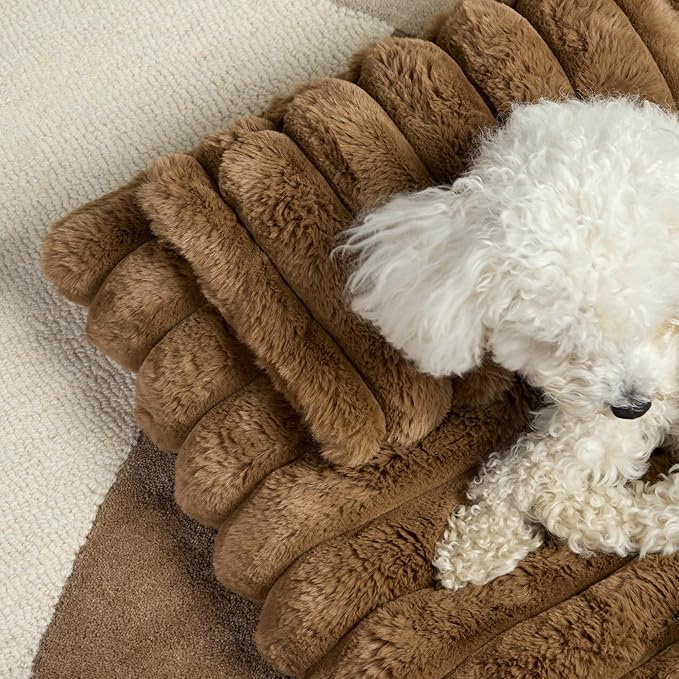 TOWN & COUNTRY LUXE CuddleTown Ribbed Bubble Stripe Pillow Crate Mat Pet Bed, Machine Washable Cover, Soft & Calming, Non-Slip Bottom, Brown, Small 30"x21"x3"