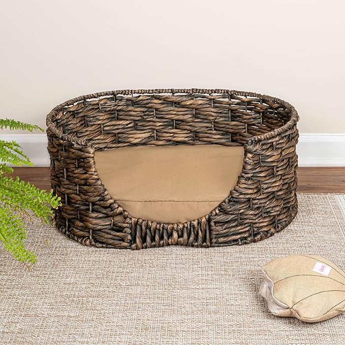 DBD4001B Perri 24" x 18" Classic Farmhouse Handwoven Hyacinth Oval Pet Bed with Machine-Washable Cushion, Brown
