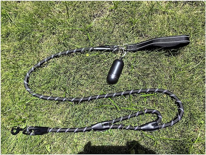 Dog Leash, 6 Foot Dog Leash, 2 Extra Padded Handles, Lockable Metal Carabiner Clip, Reflective No Pull Heavy Duty Rope Lead, Walking, Training, Running, Medium to Large Breeds（Black）